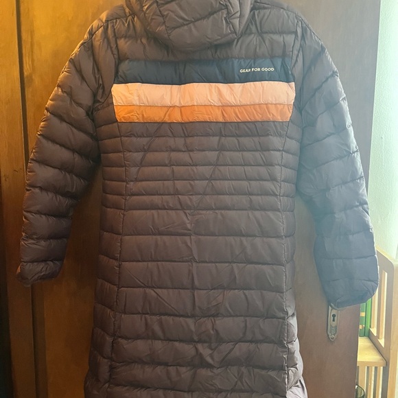 Cotopaxi Burgundy Puffer Coat with Insulated Warmth - Picture 2 of 6